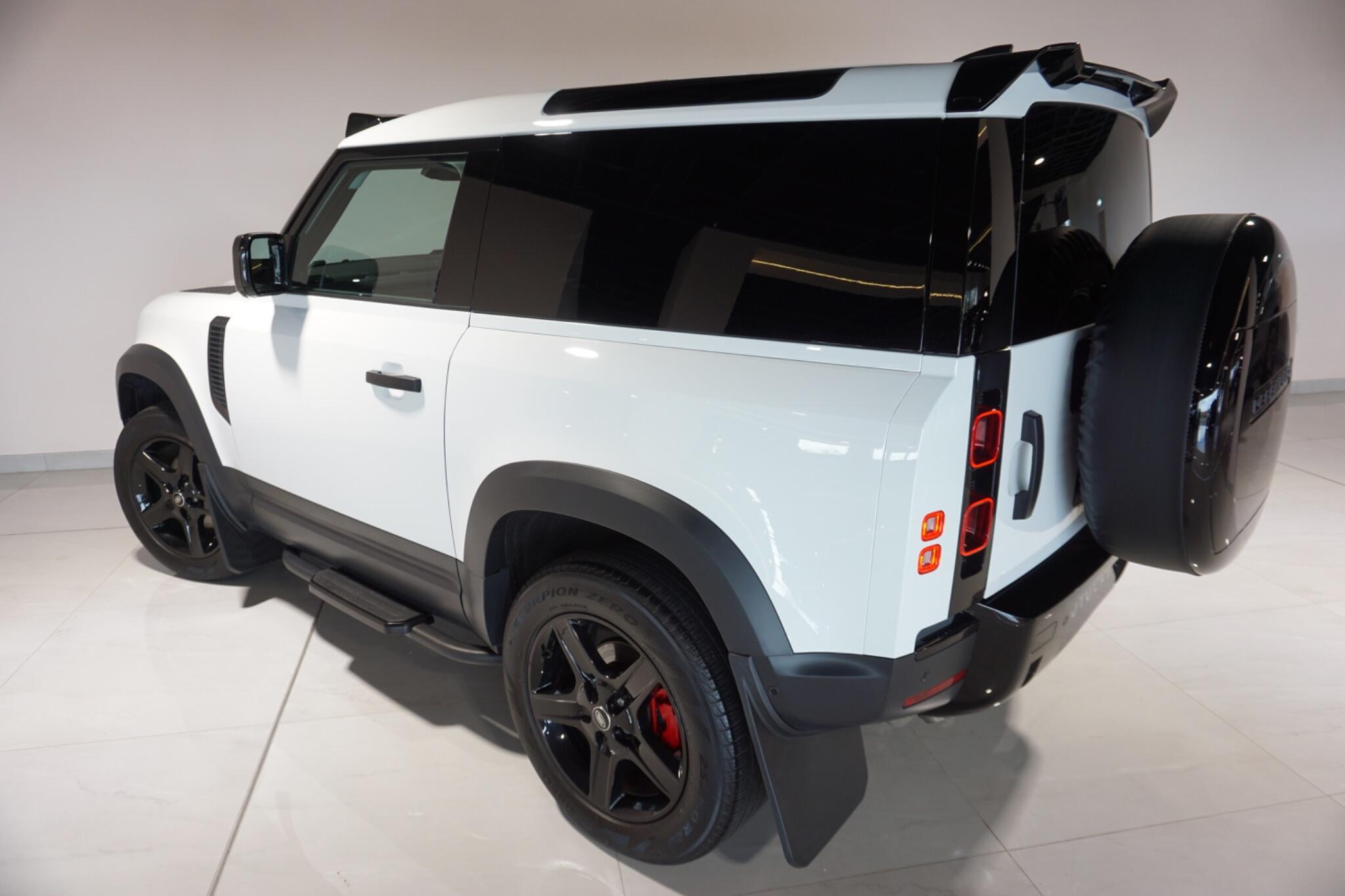 Land Rover Defender 90 3.0 D250 MHEV Hard Top SUV 3dr Diesel Auto 4WD SWB Euro 6 (s/s) (250 ps)